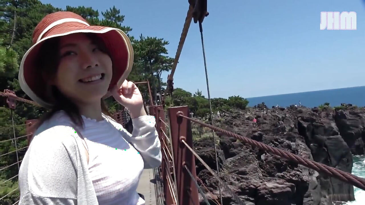 Resort Escape with Rin, a 32-year-old Married Woman - 3