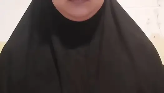 Hijab-Stiefmutter Videoanrufe mit einer Affäre
