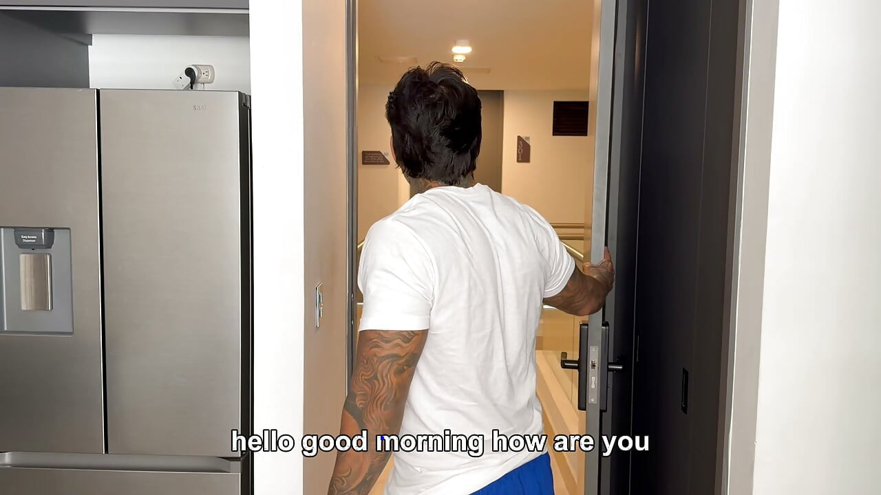 Cleaning girl is surprised with an indecent proposal