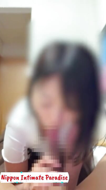 結婚指輪を外し、背後で深く激しいセックスを繰り広げる。夫を裏切り、激しく絶頂!1位