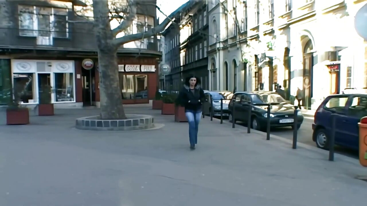Nienasycone MILF udostępniają wiele ćwieków w dzikim trójkącie