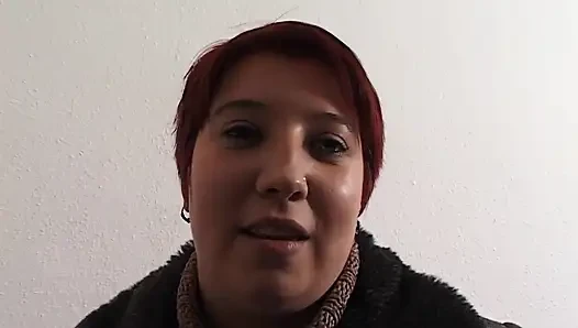 Ahegao trans-schlampe fingert arsch beim schwanzstreicheln