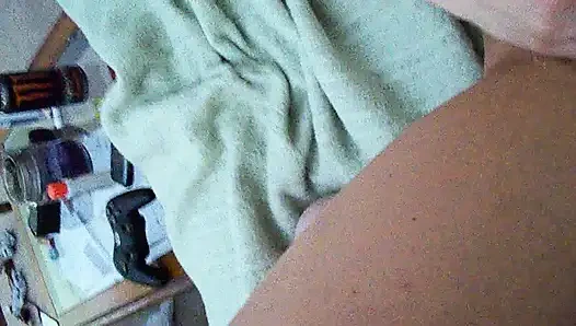 Часть 2 этого откидывания, много крупным планом в видео от первого лица, получаю мою тугую розовую киску трахнули лежа на моей спине