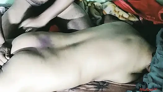 Geile desi bhabhi körpermassage und ficken