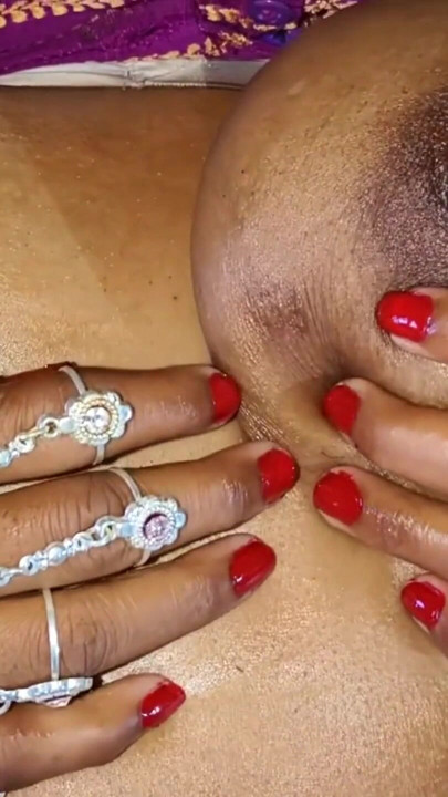 Bangali new married padosi bhabhi ko devar ne lund me tel laga ke gand me pel diya aur boobs me tel laga ke dabaya | Clip 1