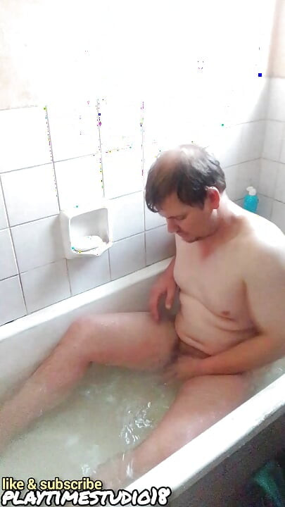 Hot Hunk play with cock & ass in bathtub for daddy real dirty talk to get fans