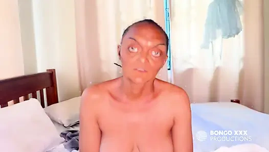 Nine götü yağlanmadan sert sikiliyor