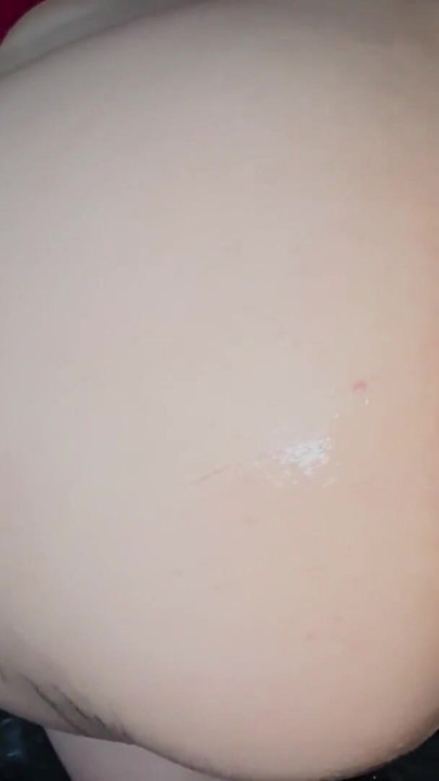 With anal training anything is possible, that's why my asshole is so gape and loose | Clip 1