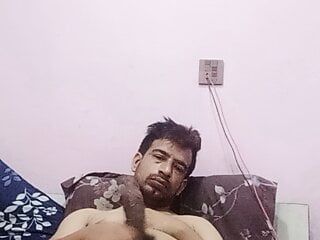 Indischer Junge masturbiert