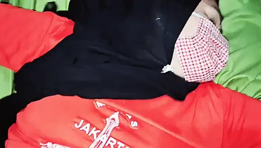 Wajib headset dengarkan desahan dan jeritan Anisa si cewek hijab sampai Nang!s pas di entot-karinsyantika