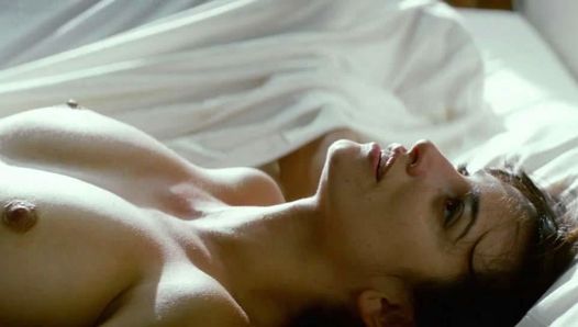 Penelope Cruz in topless - abbracci spezzati su scandalplanet.com