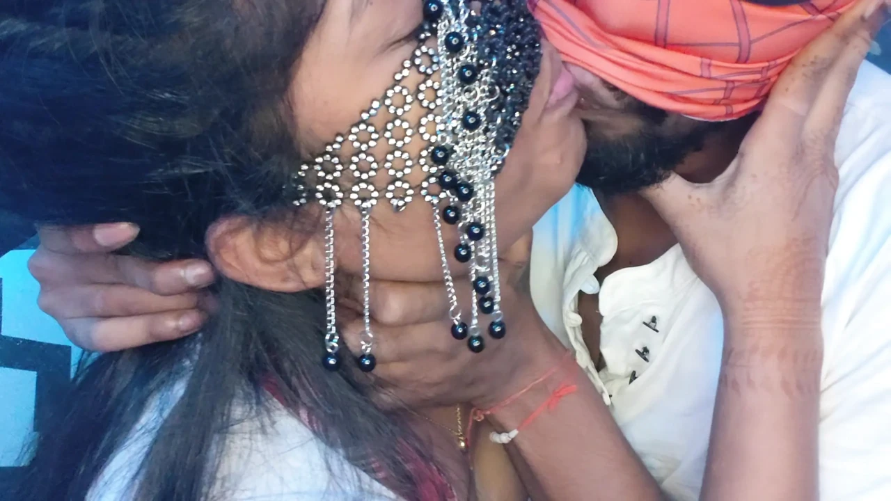Hot asain girl gets fucked hardcore by his lover