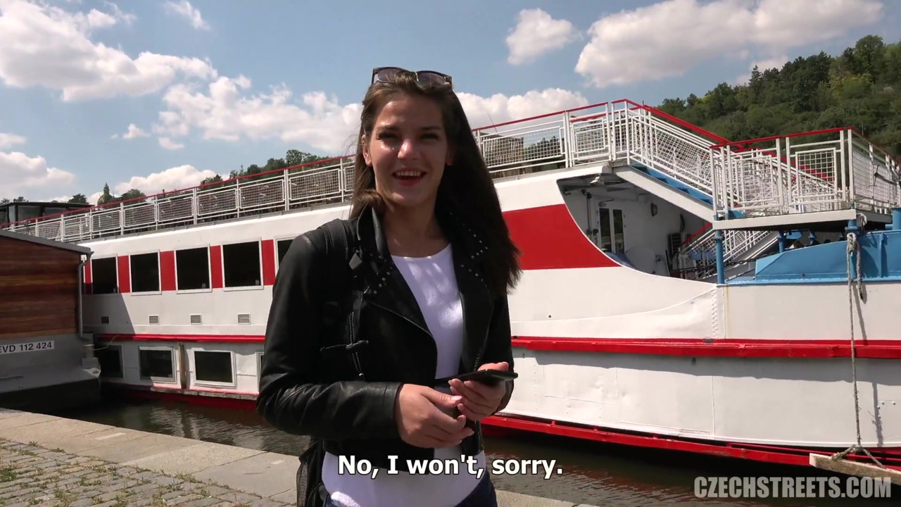 チェコの街 - 史上最もシャイな女の子
