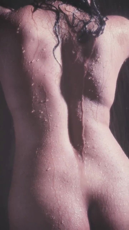 Aku suka gangbang waktu mandi seks merasa disetubuhi gangbang