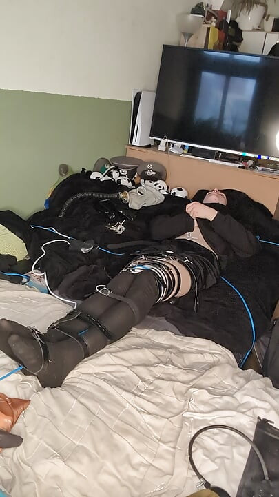enyoing my vibrator and inflatebel but plug