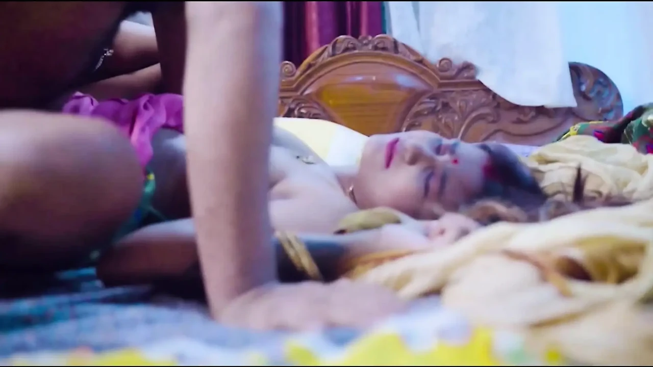 Budhe Sasur ne jawan bahu ko jabbardasti chod diya