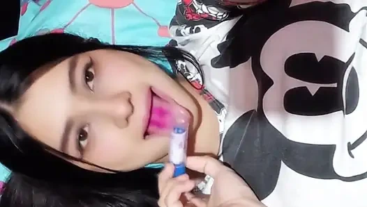 Mein stiefbrust nimmt mich beim camping und kommt in mir, während ich seinen großen schwanz reite