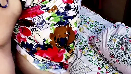 Inderin verheiratete stiefschweder und stiefbruder Heiße romantik allein zu hause