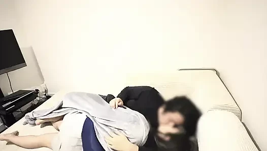 Istri nakal ♡ ini mengambil keuntungan dari ketidakhadiran suaminya dan mengundangnya dengan pakaian dalam erotis