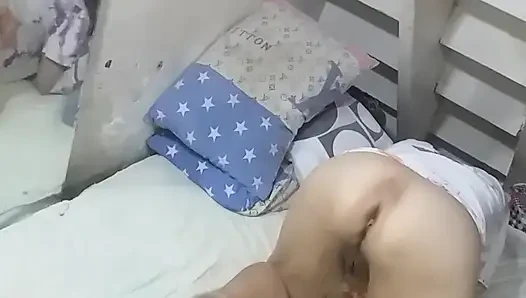Она не может пожалеть, пока я делаю с ее мокрой киской
