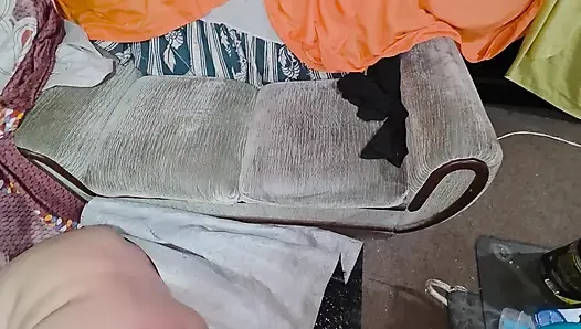 Mit meinem arschloch weit offen und locker von so viel fisting, bekomme ich mehrere cumshots in meinem darm gesammelt