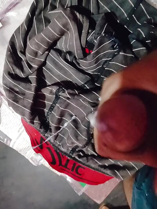 Amateur solo dick stroking session in bedDaddy dick amateur masturbation hand job Big Daddy dick amateur o di