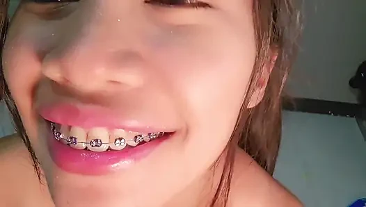 Joi lagi asik ciuman dan ngocok kontol