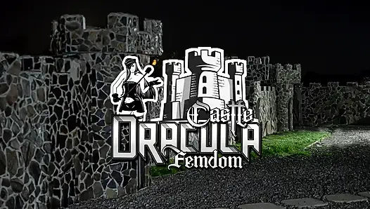 Ama kölelerin götünde tıkaç - bekaret sadizmi sopalama