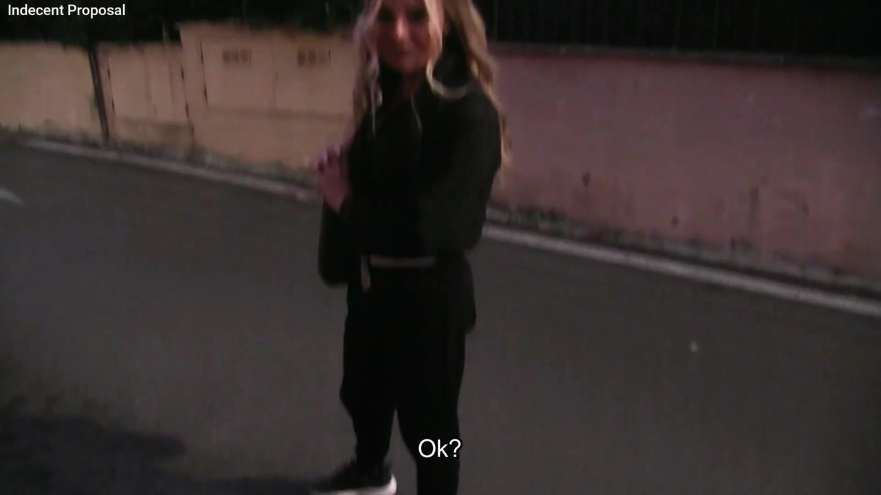 非常性感的意大利熟女神圣地吮吸鸡巴