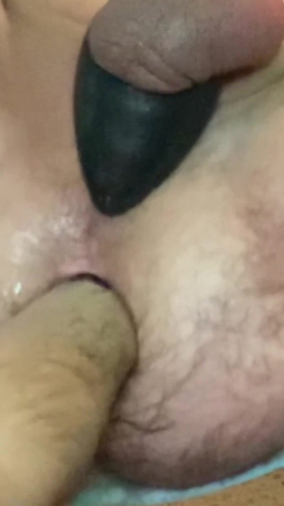 Thrilling moment from "Great fisting session with Fire281.  Good opening, depth, fun with PigHole FF and a good view inside"