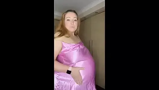 Let a Fan Cum Over My Pregnant Belly