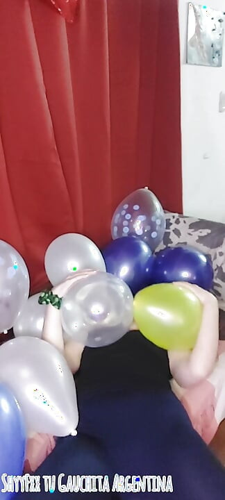 ShyFxx menunggangi balon