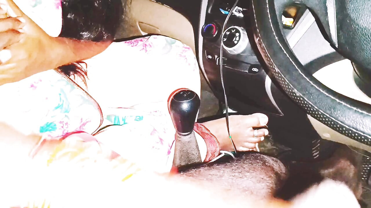 Indischer auto-sex, rosa sari bhabi, versucht mit ihrem freund zu ficken. Telugu firty spricht.
