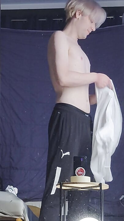My body late 2026, i bleached my hair again.
