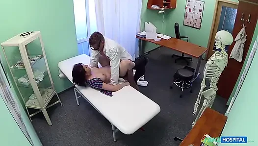 Fake Hospital - Doctor Prescribes a Heavy Dose of Oral Sex to Cure Patient's Depression