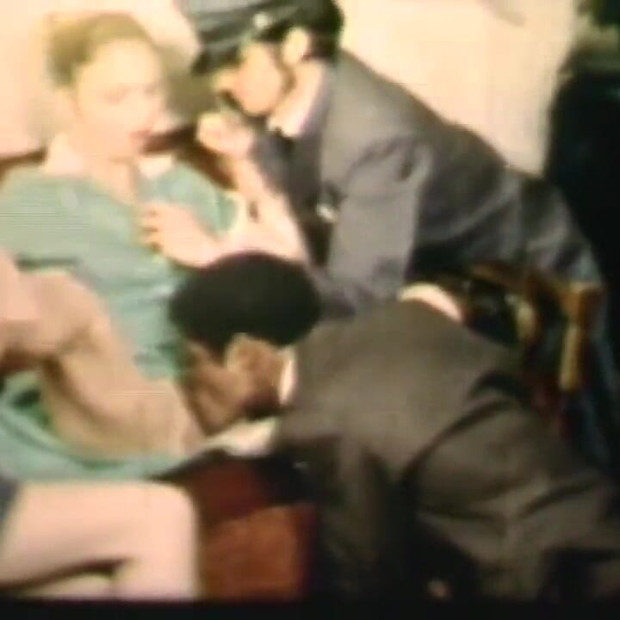 رباعية عتيقة متوحشة في السجن