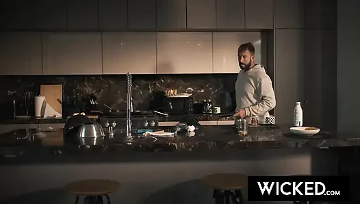Wicked - ameena green si cewek bejat dientot habis-habisan di dapur