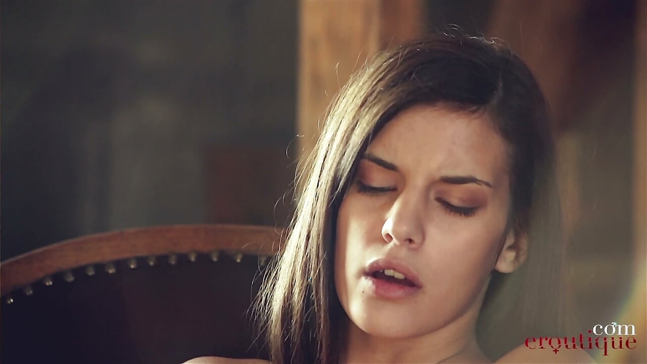 Candice Luca - Eu Me Sinto Incrivelmente Sexy