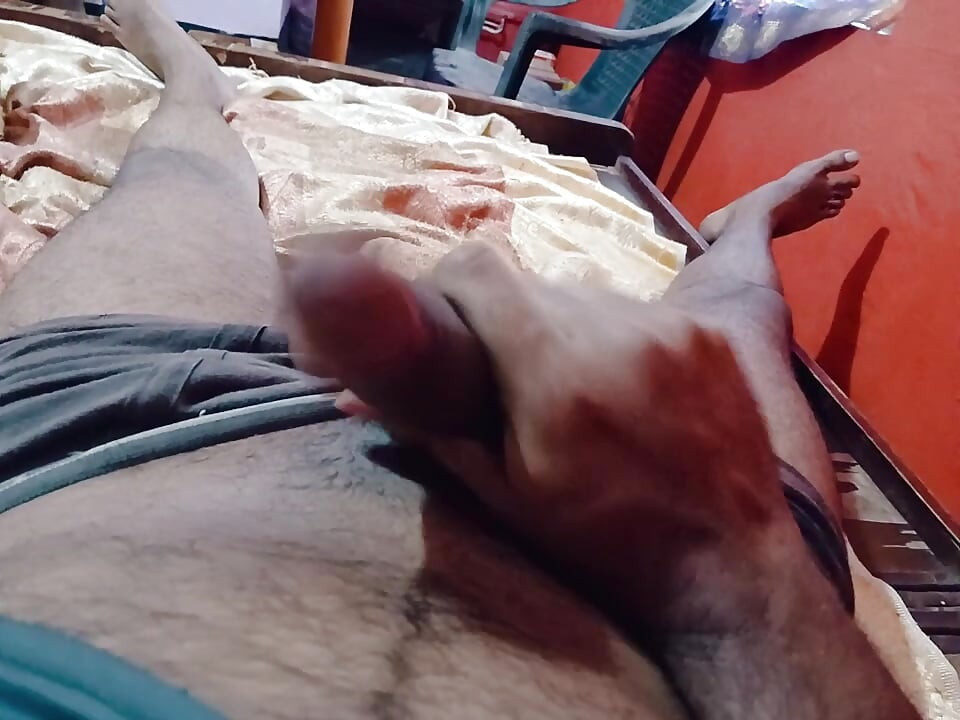 Amateur solo dick stroking session in bedDaddy dick amateur masturbation hand job Big Daddy dick amateur