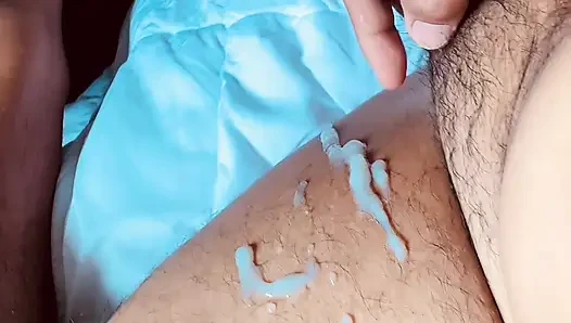 PINOY SOLO MASTURBIERT IN MEINEM ZIMMER