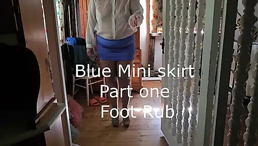 Rok mini biru bagian 1 gosok kaki