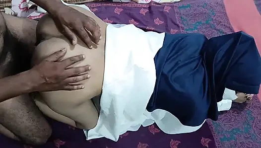 Tesettürlü kız üniversiteden geldiğinde üvey erkek kardeşi tarafından sikiliyor