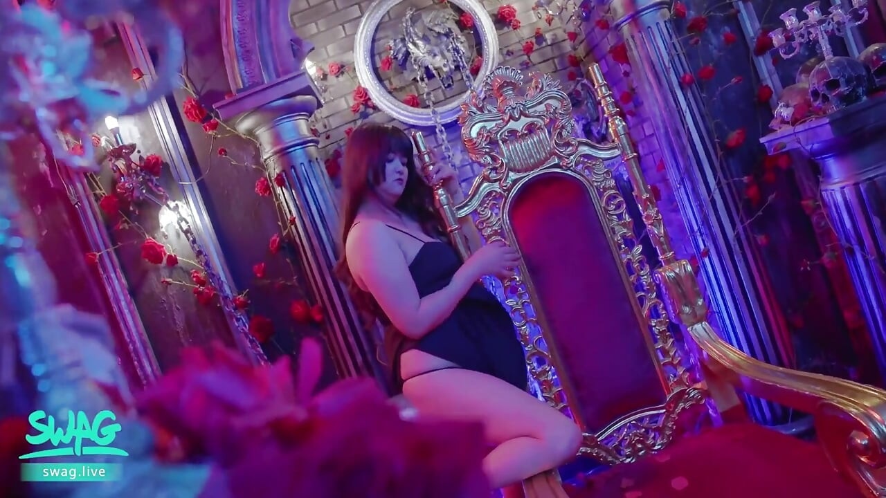 セクシーなアジア人キューティーソロショー