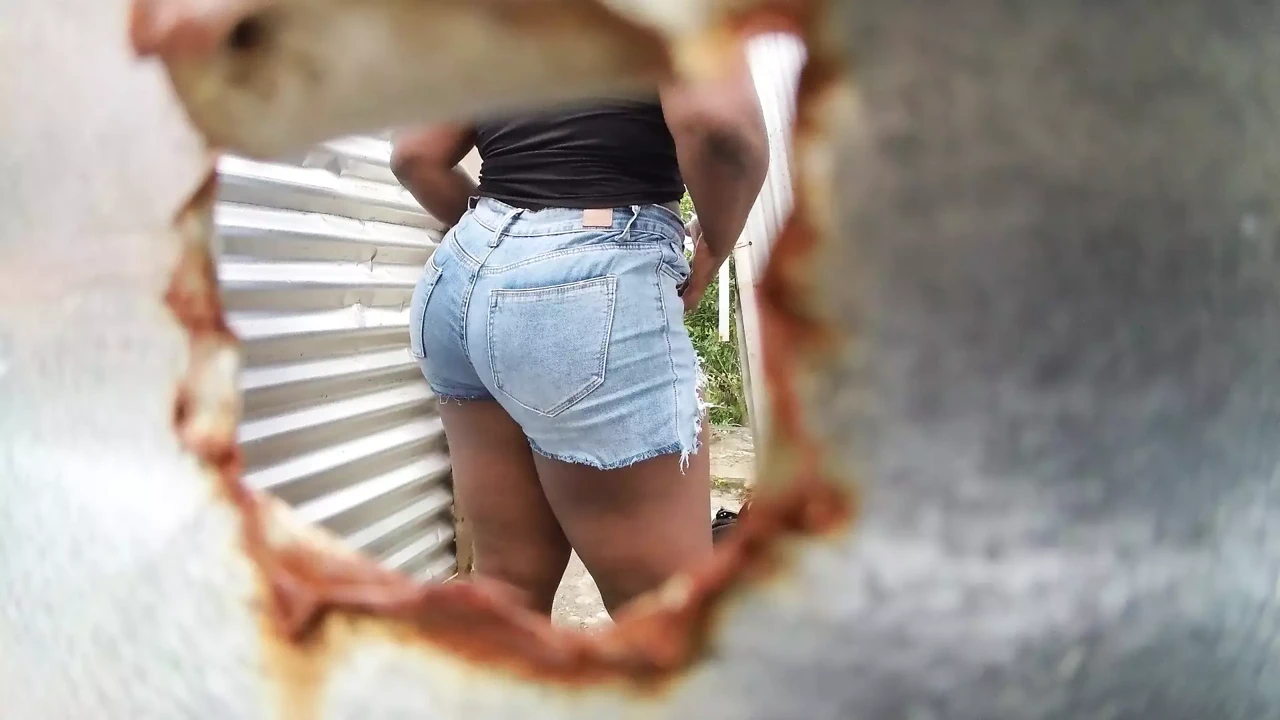 Amateur Camera in Beach Booth (Outdoor)