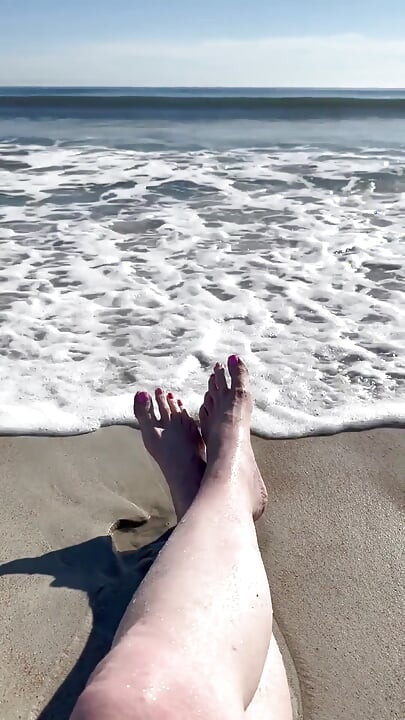 Waves Crashing on Size 16 Feet & Legs