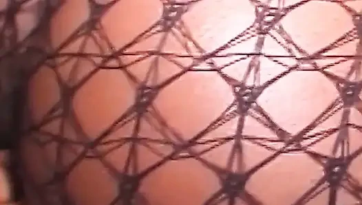 Жесткий трах в тройничке МЖЖ черные красавицы - лесбийская экшн-оргия с кримпаем