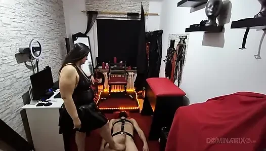 Cewek lesbian ini muncrat di mana-mana sampai muncrat di mana-mana