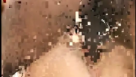 Olgun fahişe ve genç kız için siyah yarak