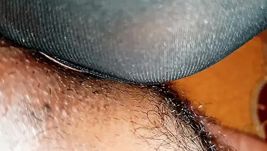 Этому счастливому мужику понравилось трахать эту сучку анально и особенно кончая в ее грязную задницу, жесткий болезненный клип 1