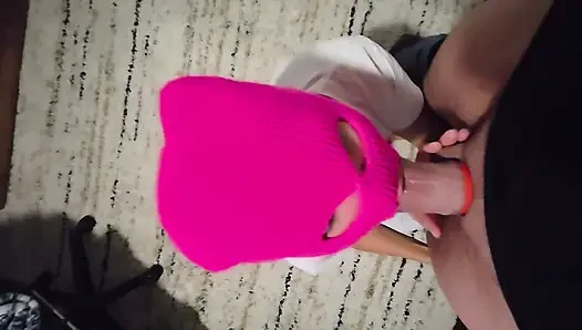 Ev yapımı bakış açısı: pembe kar maskeli gizemli kız büyük yarağı emiyor